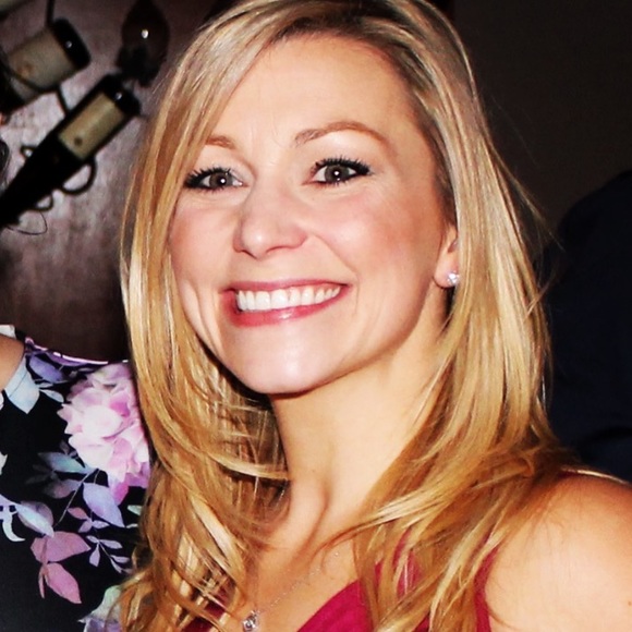 Nice to meet you! ···❤··· My name is Allison. - Picture 1 of 8